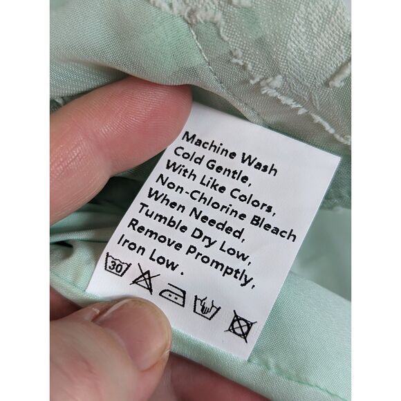 PRETTY GARDEN Boho Artsy Cottage Jacquard Floral Shirt Green Feminine Large NWT - Picture 8 of 8